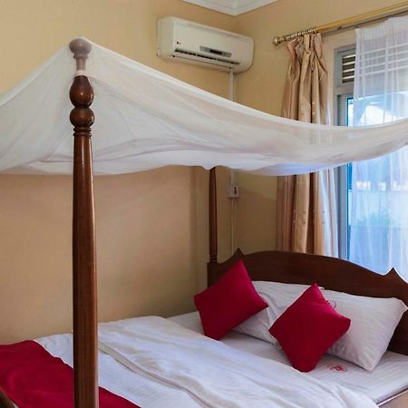 Rwenzori International Hotel Kasese Esterno foto