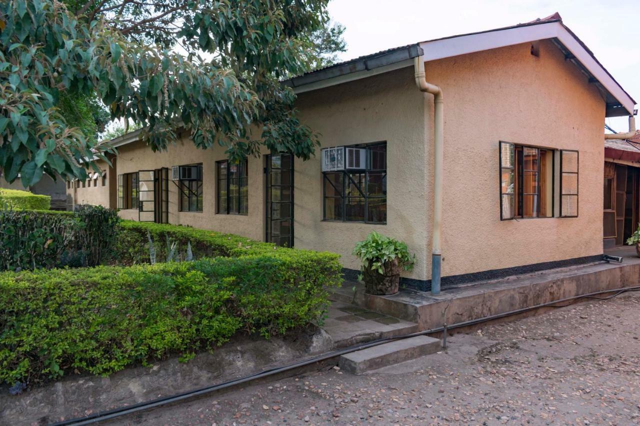 Rwenzori International Hotel Kasese Esterno foto