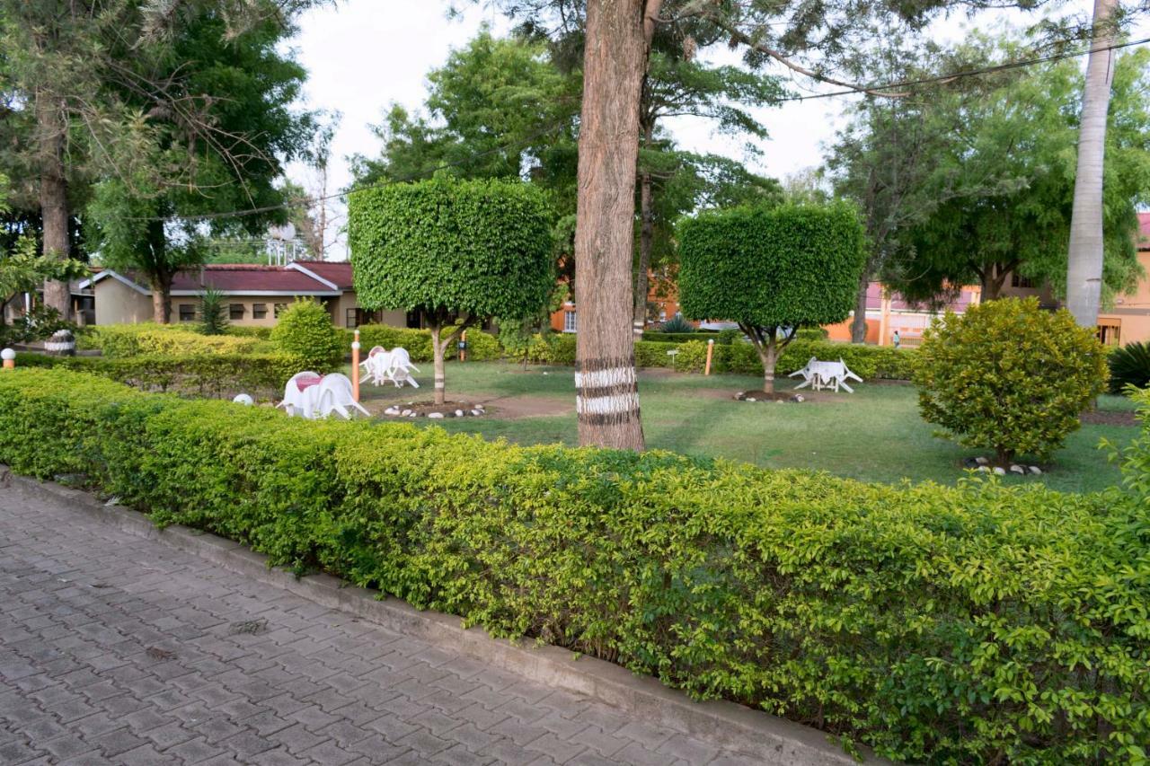 Rwenzori International Hotel Kasese Esterno foto