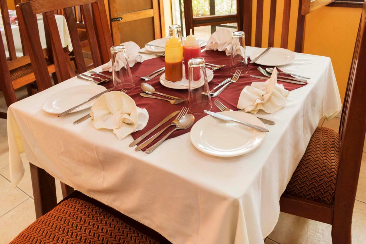 Rwenzori International Hotel Kasese Esterno foto