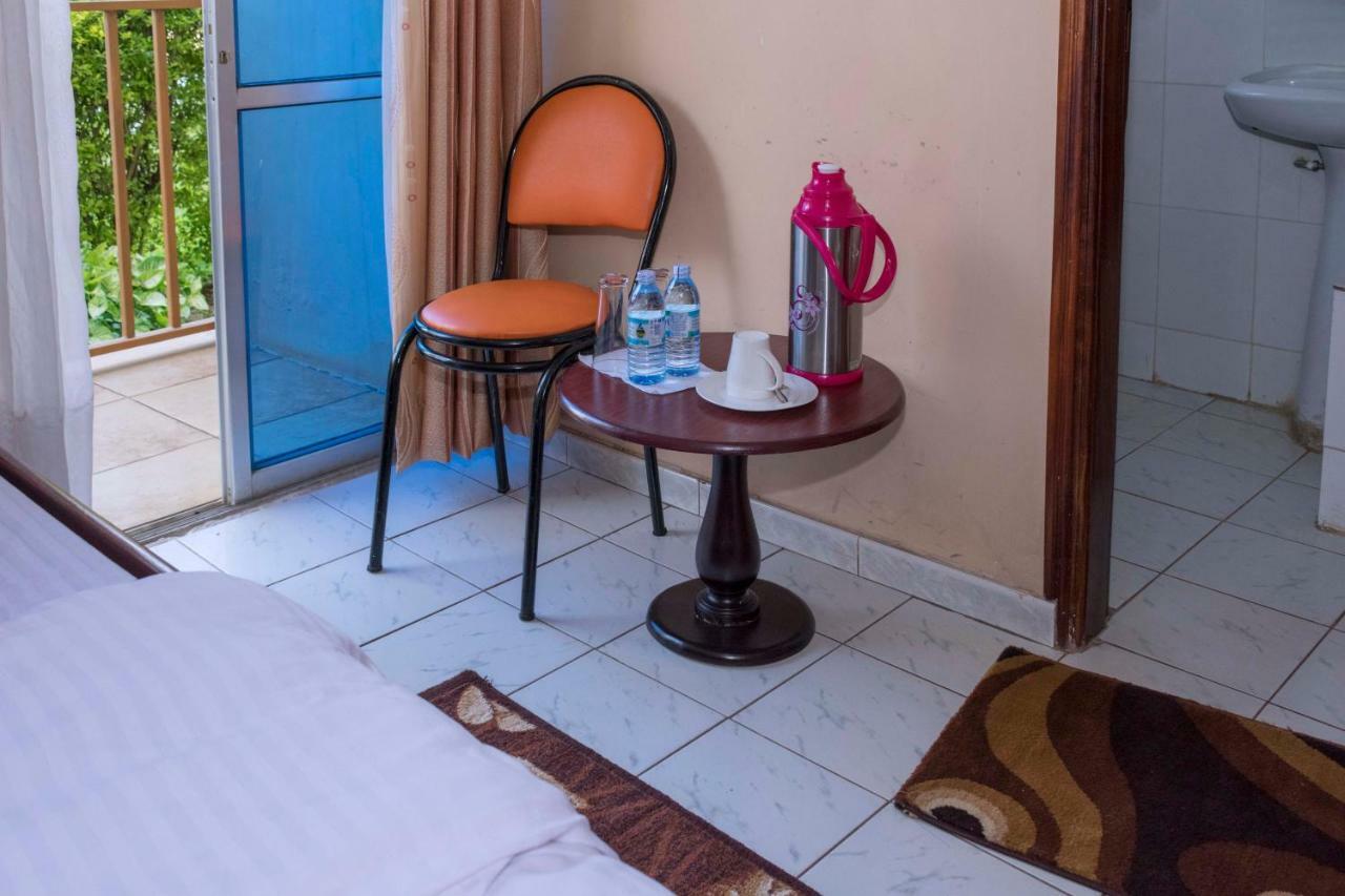 Rwenzori International Hotel Kasese Esterno foto