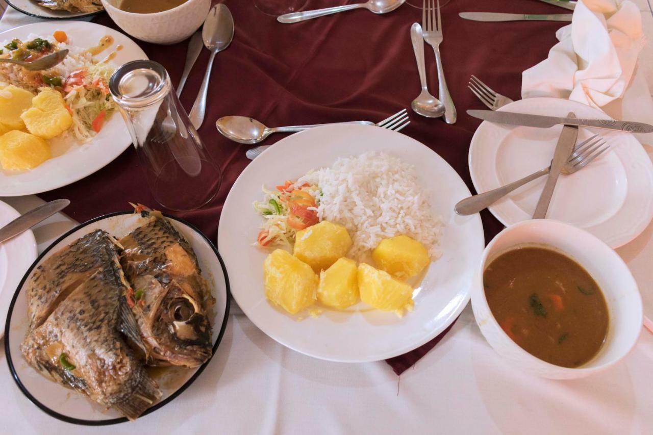Rwenzori International Hotel Kasese Esterno foto