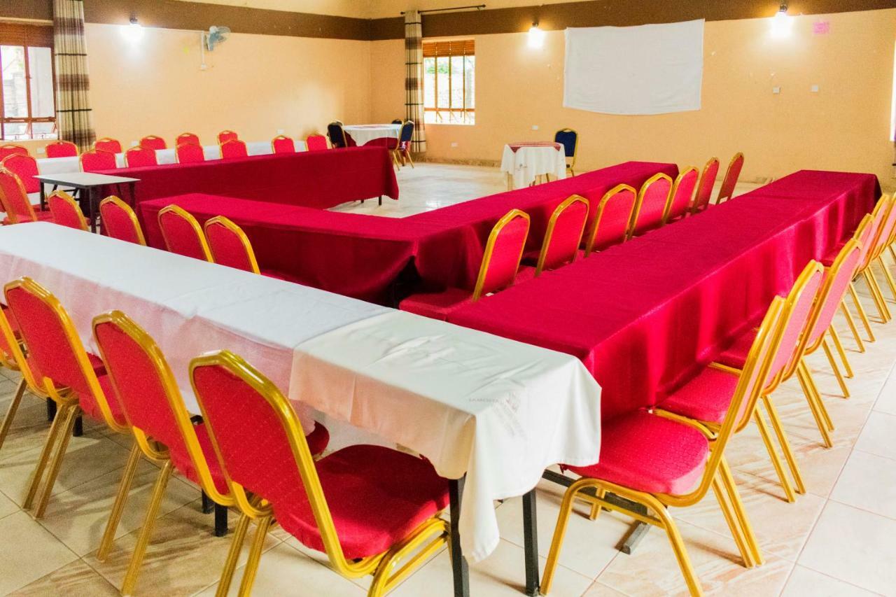 Rwenzori International Hotel Kasese Esterno foto