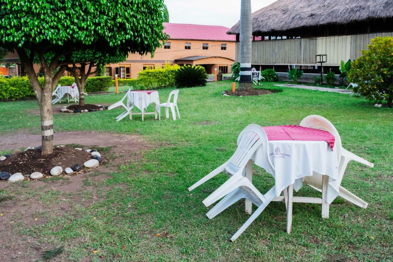 Rwenzori International Hotel Kasese Esterno foto
