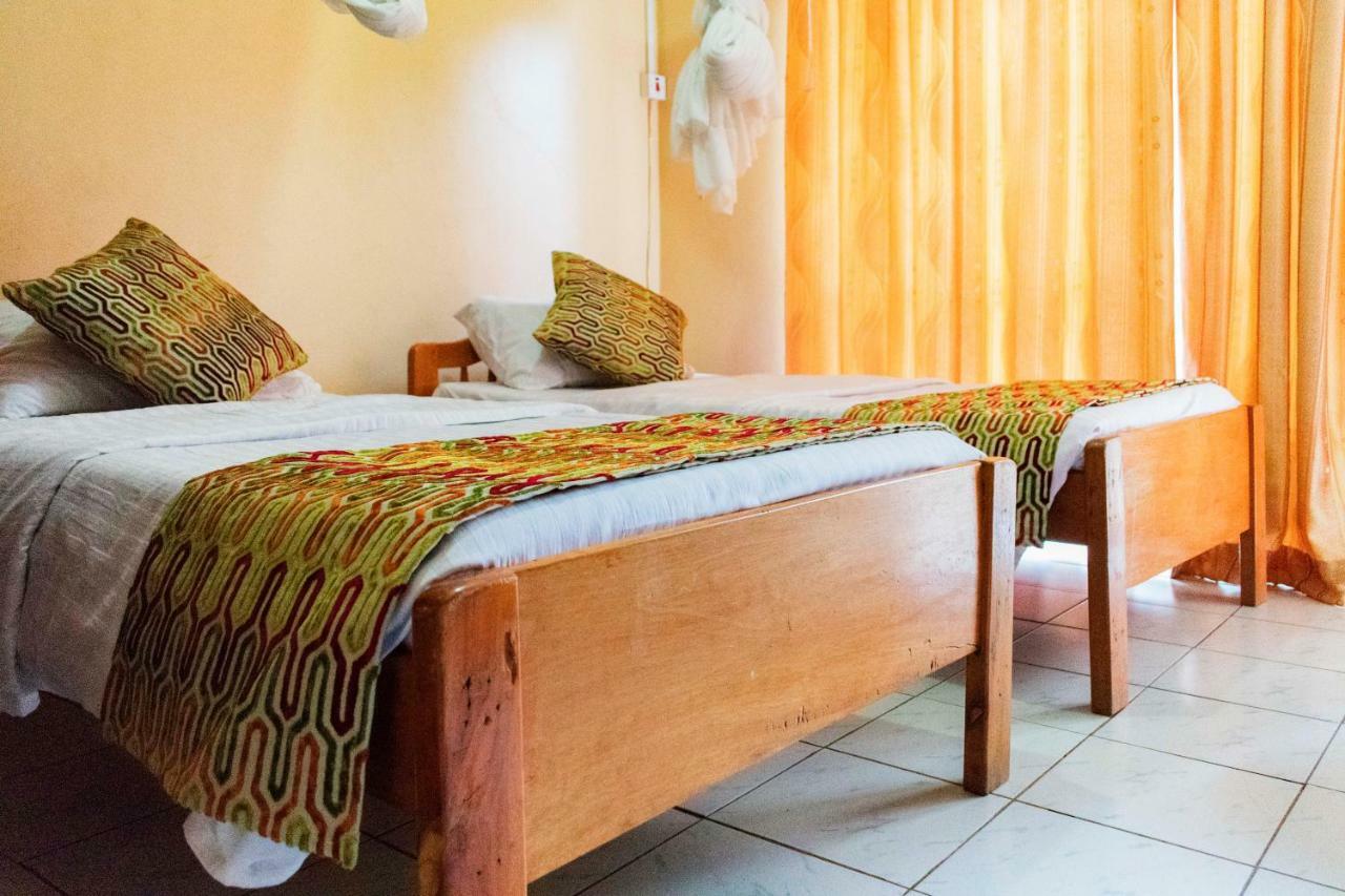 Rwenzori International Hotel Kasese Esterno foto