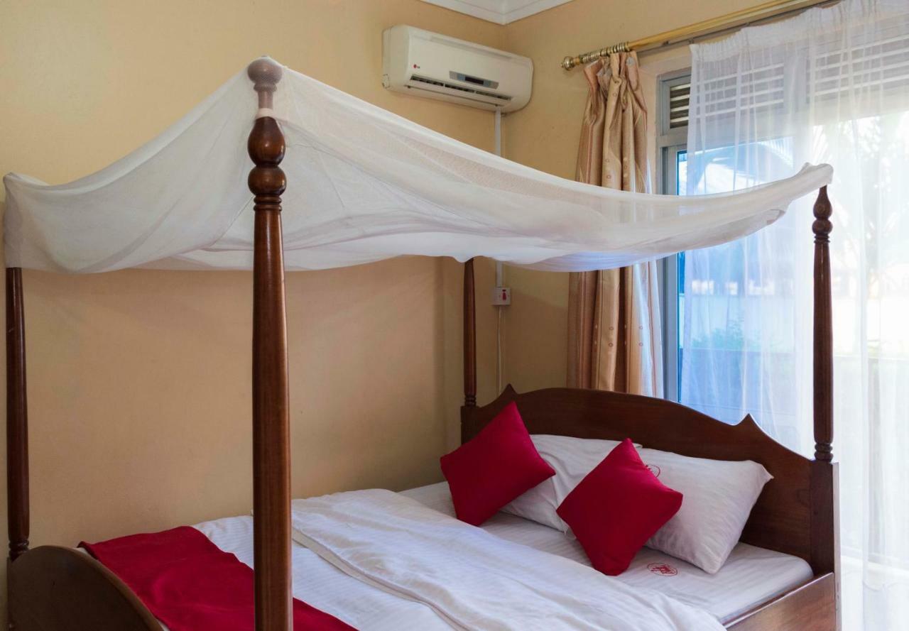 Rwenzori International Hotel Kasese Esterno foto