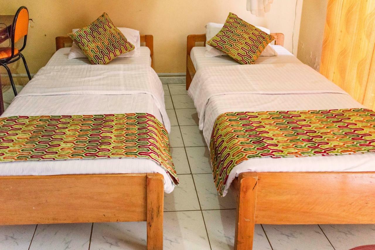 Rwenzori International Hotel Kasese Esterno foto