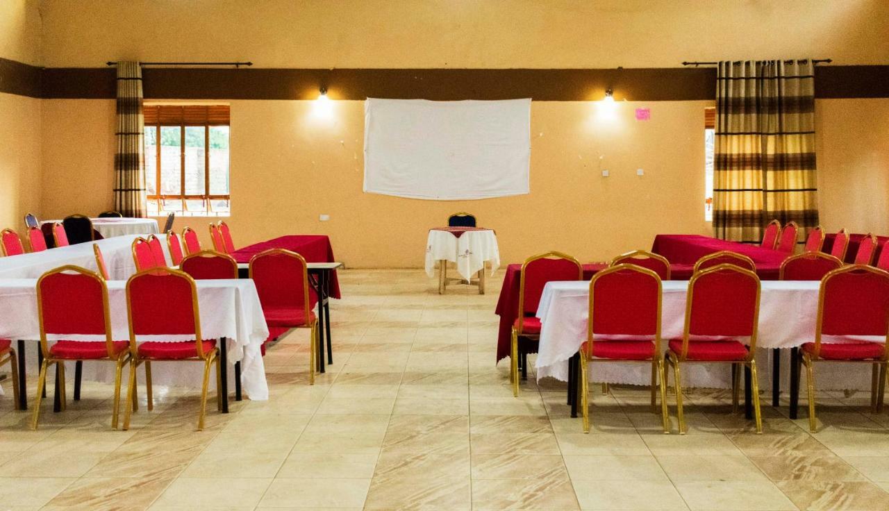 Rwenzori International Hotel Kasese Esterno foto